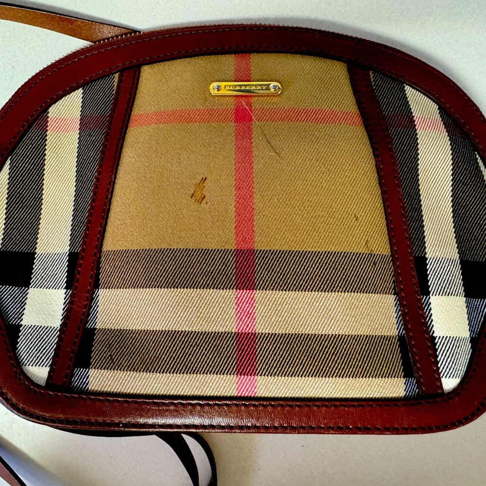 Burberry crossbody purse pre loved